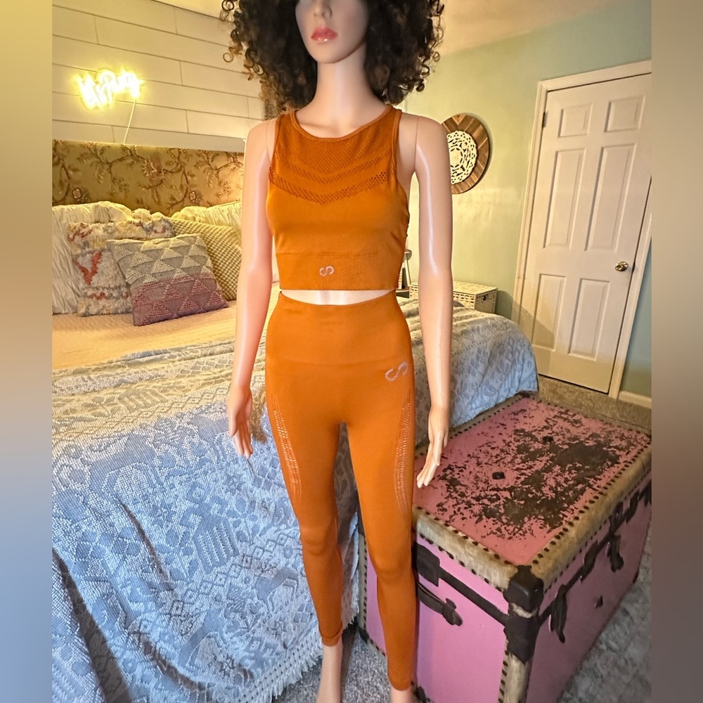 CURVES N COMBATBOOTS Orange Women's Activewear Set Sz S and L